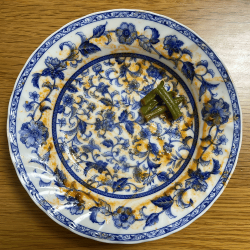 食べ終わったちゅるっとくるくる 野菜とベーコンのナポリタン